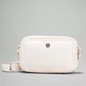 NWT Lululemon camera crossbody